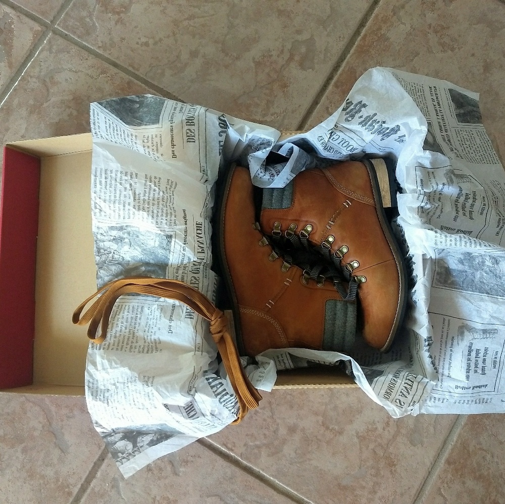 Kodiak Women's Surrey II Caramel Hiking Boots